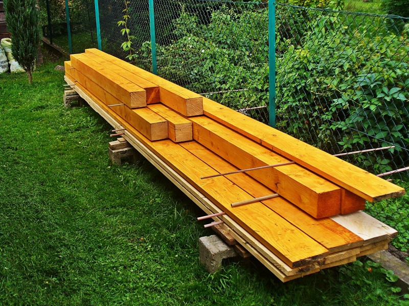ebeniste-MOISSAC BELLEVUE-min_boards_the_rafters_joinery_tree_painting_wood_colored_paint-871508